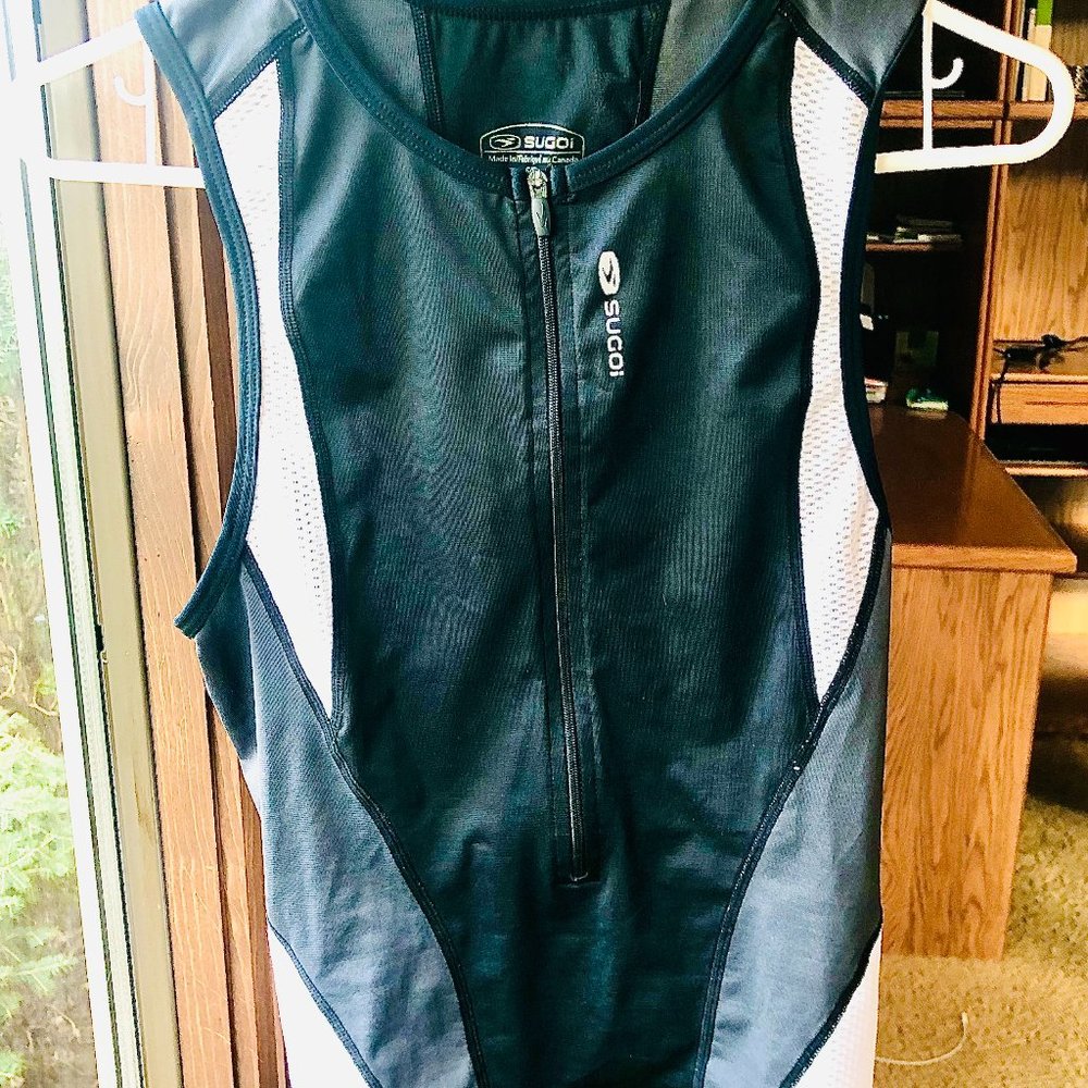 Sugoi bike and triathlon training top size S